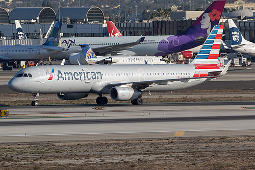 American Airlines Airbus A321-200 N140AN at Los Angeles International Airport (KLAX/LAX)