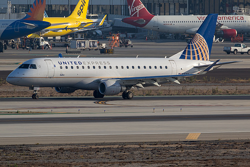 SkyWest Airlines Embraer ERJ-175 N151SY at Los Angeles International Airport (KLAX/LAX)