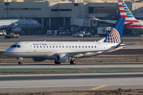 SkyWest Airlines Embraer ERJ-175 N151SY at Los Angeles International Airport (KLAX/LAX)