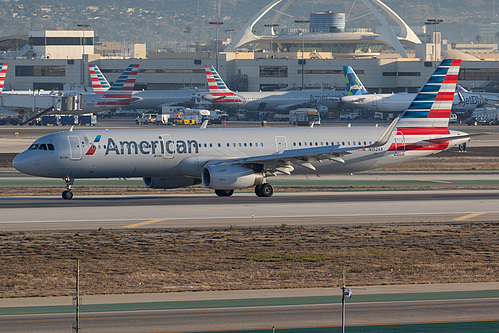 American Airlines Airbus A321-200 N152AA at Los Angeles International Airport (KLAX/LAX)