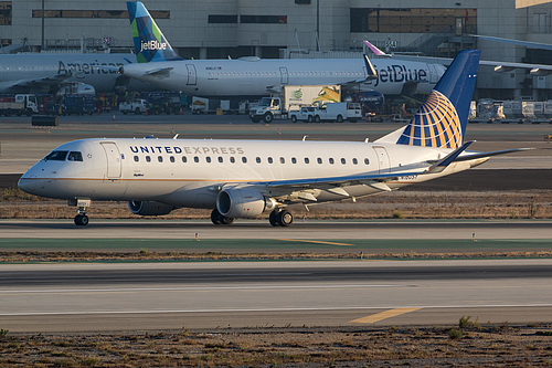 SkyWest Airlines Embraer ERJ-175 N160SY at Los Angeles International Airport (KLAX/LAX) SkyWest Airlines Embraer ERJ-175 N160SY at Los Angeles International Airport (KLAX/LAX)