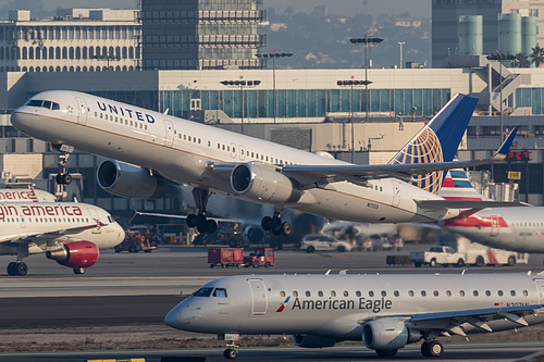 United Airlines Boeing 757-200 N17133 at Los Angeles International Airport (KLAX/LAX) United Airlines Boeing 757-200 N17133 at Los Angeles International Airport (KLAX/LAX)