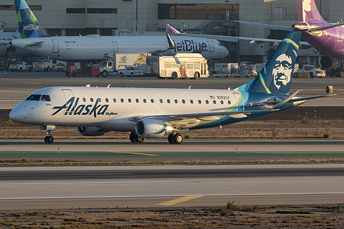 SkyWest Airlines Embraer ERJ-175 N192SY at Los Angeles International Airport (KLAX/LAX)