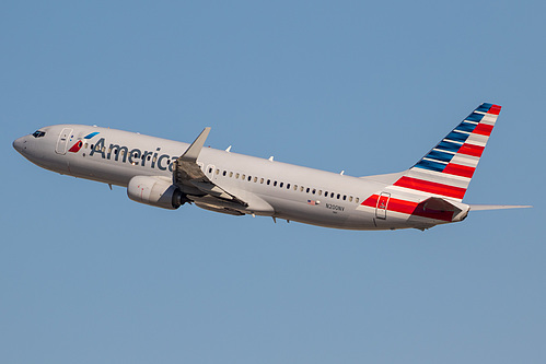 American Airlines Boeing 737-800 N200NV at Los Angeles International Airport (KLAX/LAX)