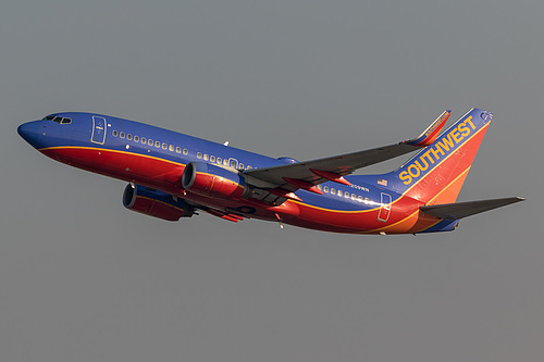 Southwest Airlines Boeing 737-700 N209WN at Los Angeles International Airport (KLAX/LAX)