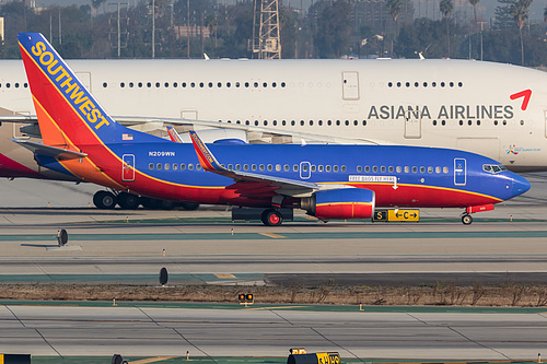 Southwest Airlines Boeing 737-700 N209WN at Los Angeles International Airport (KLAX/LAX) Southwest Airlines Boeing 737-700 N209WN at Los Angeles International Airport (KLAX/LAX)