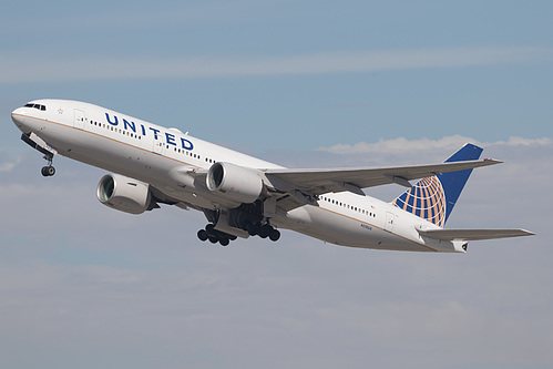United Airlines Boeing 777-200ER N210UA at Los Angeles International Airport (KLAX/LAX) United Airlines Boeing 777-200ER N210UA at Los Angeles International Airport (KLAX/LAX)