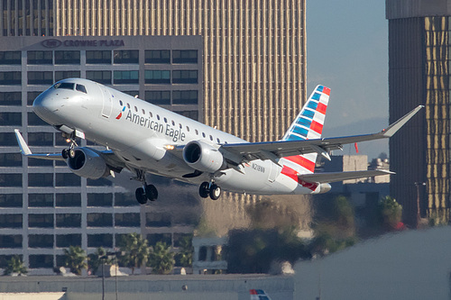 Compass Airlines Embraer ERJ-175 N218NN at Los Angeles International Airport (KLAX/LAX)