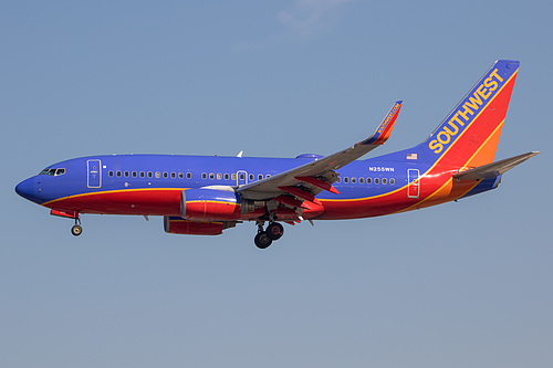 Southwest Airlines Boeing 737-700 N255WN at Los Angeles International Airport (KLAX/LAX)