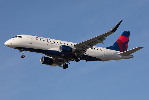 SkyWest Airlines Embraer ERJ-175 N257SY at Los Angeles International Airport (KLAX/LAX)