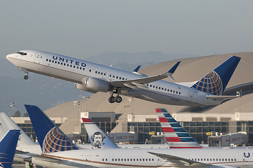 United Airlines Boeing 737-800 N26215 at Los Angeles International Airport (KLAX/LAX) United Airlines Boeing 737-800 N26215 at Los Angeles International Airport (KLAX/LAX)