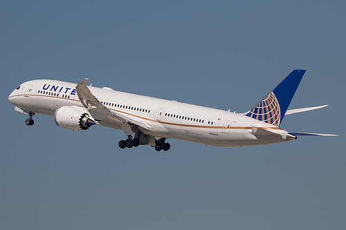 United Airlines Boeing 787-9 N26970 at Los Angeles International Airport (KLAX/LAX) United Airlines Boeing 787-9 N26970 at Los Angeles International Airport (KLAX/LAX)
