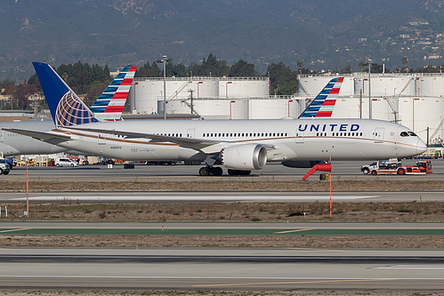 United Airlines Boeing 787-9 N26970 at Los Angeles International Airport (KLAX/LAX) United Airlines Boeing 787-9 N26970 at Los Angeles International Airport (KLAX/LAX)