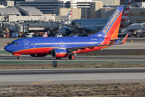 Southwest Airlines Boeing 737-700 N272WN at Los Angeles International Airport (KLAX/LAX) Southwest Airlines Boeing 737-700 N272WN at Los Angeles International Airport (KLAX/LAX)