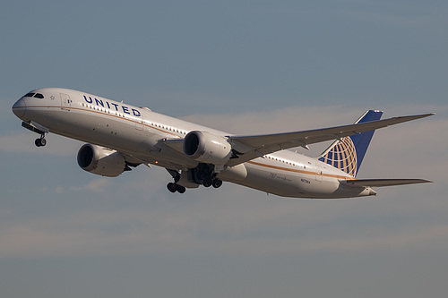 United Airlines Boeing 787-9 N27964 at Los Angeles International Airport (KLAX/LAX) United Airlines Boeing 787-9 N27964 at Los Angeles International Airport (KLAX/LAX)