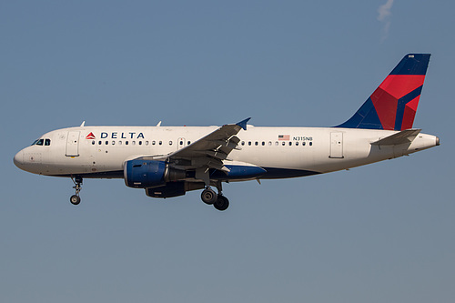 Delta Air Lines Airbus A319-100 N315NB at Los Angeles International Airport (KLAX/LAX)