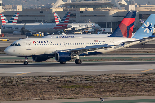 Delta Air Lines Airbus A319-100 N317NB at Los Angeles International Airport (KLAX/LAX)