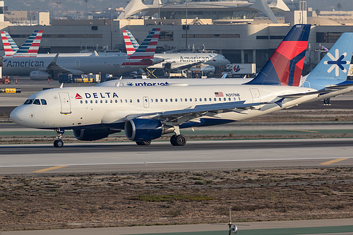 Delta Air Lines Airbus A319-100 N317NB at Los Angeles International Airport (KLAX/LAX) Delta Air Lines Airbus A319-100 N317NB at Los Angeles International Airport (KLAX/LAX)