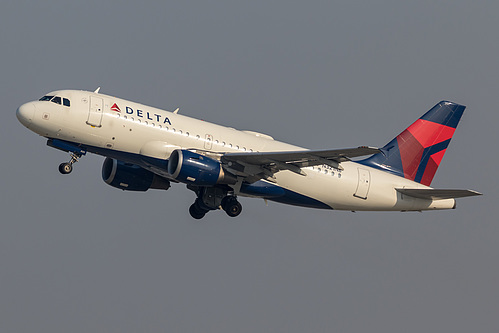 Delta Air Lines Airbus A319-100 N328NB at Los Angeles International Airport (KLAX/LAX)