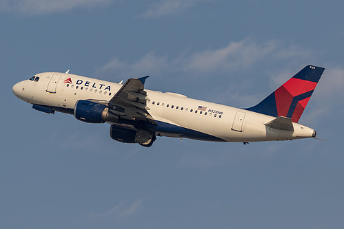 Delta Air Lines Airbus A319-100 N328NB at Los Angeles International Airport (KLAX/LAX)