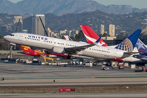 United Airlines Boeing 737-900ER N37413 at Los Angeles International Airport (KLAX/LAX)