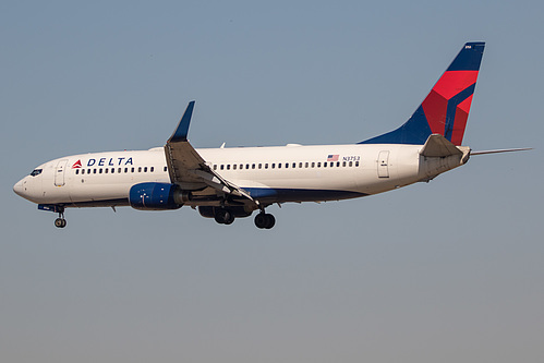 Delta Air Lines Boeing 737-800 N3753 at Los Angeles International Airport (KLAX/LAX)