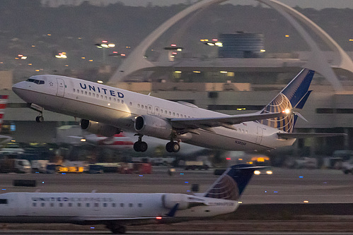 United Airlines Boeing 737-800 N38268 at Los Angeles International Airport (KLAX/LAX)
