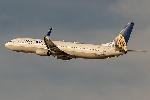 United Airlines Boeing 737-900ER N38467 at Los Angeles International Airport (KLAX/LAX)