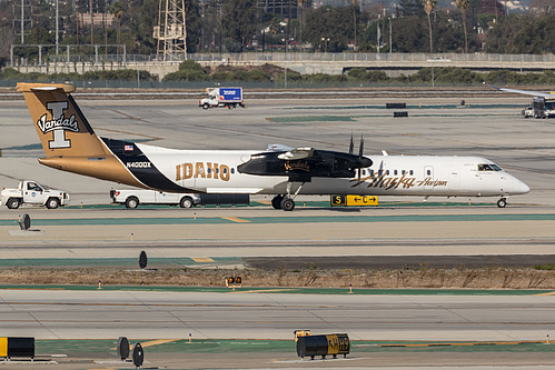 Horizon Air DHC Dash-8-400 N400QX at Los Angeles International Airport (KLAX/LAX)