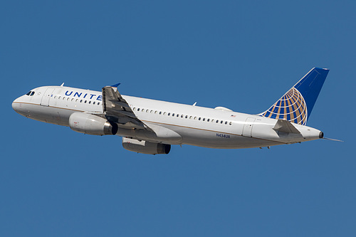 United Airlines Airbus A320-200 N434UA at Los Angeles International Airport (KLAX/LAX)