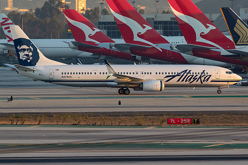 Alaska Airlines Boeing 737-900ER N479AS at Los Angeles International Airport (KLAX/LAX)