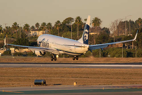 Alaska Airlines Boeing 737-900ER N481AS at Los Angeles International Airport (KLAX/LAX)