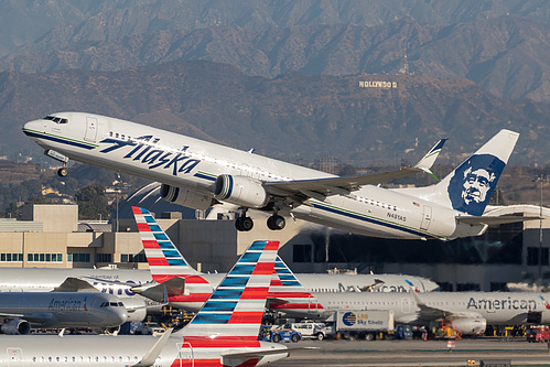 Alaska Airlines Boeing 737-900ER N481AS at Los Angeles International Airport (KLAX/LAX)