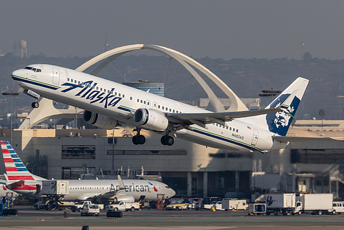 Alaska Airlines Boeing 737-900ER N483AS at Los Angeles International Airport (KLAX/LAX)