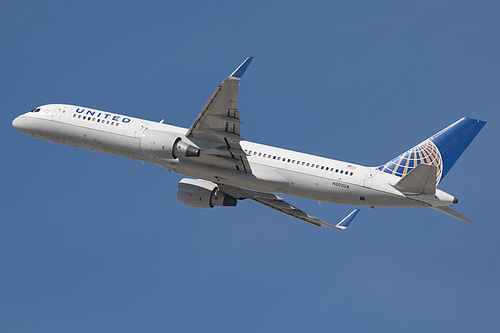 United Airlines Boeing 757-200 N502UA at Los Angeles International Airport (KLAX/LAX)