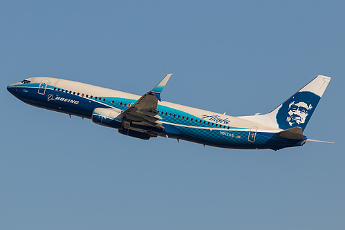 Alaska Airlines Boeing 737-800 N512AS at Los Angeles International Airport (KLAX/LAX)