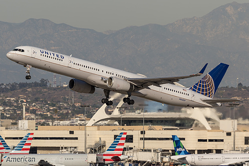 United Airlines Boeing 757-300 N56859 at Los Angeles International Airport (KLAX/LAX) United Airlines Boeing 757-300 N56859 at Los Angeles International Airport (KLAX/LAX)