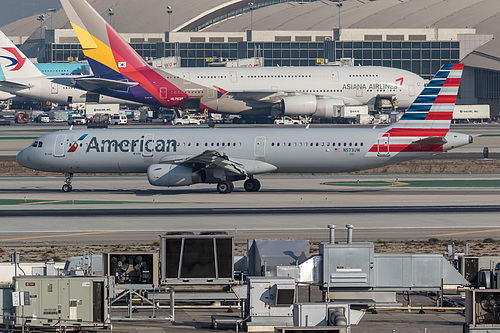 American Airlines Airbus A321-200 N573UW at Los Angeles International Airport (KLAX/LAX)