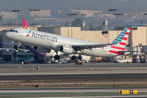 American Airlines Airbus A321-200 N575UW at Los Angeles International Airport (KLAX/LAX) American Airlines Airbus A321-200 N575UW at Los Angeles International Airport (KLAX/LAX)