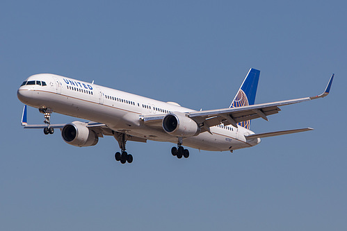 United Airlines Boeing 757-300 N57857 at Los Angeles International Airport (KLAX/LAX)