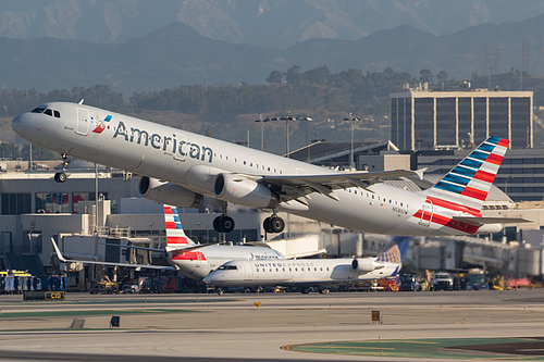 American Airlines Airbus A321-200 N581UW at Los Angeles International Airport (KLAX/LAX) American Airlines Airbus A321-200 N581UW at Los Angeles International Airport (KLAX/LAX)