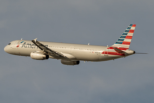 American Airlines Airbus A321-200 N585UW at Los Angeles International Airport (KLAX/LAX)