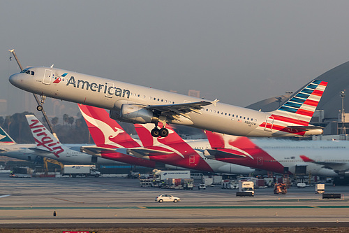 American Airlines Airbus A321-200 N585UW at Los Angeles International Airport (KLAX/LAX)