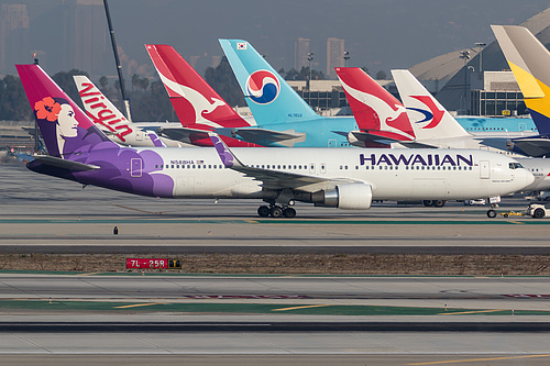 Hawaiian Airlines Boeing 767-300ER N588HA at Los Angeles International Airport (KLAX/LAX)