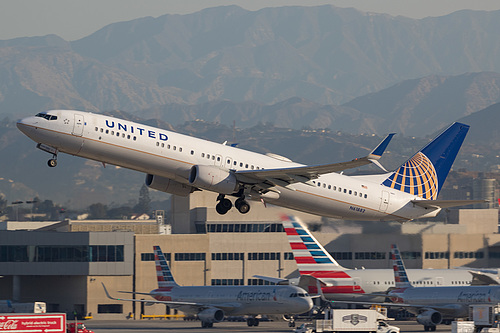 United Airlines Boeing 737-900ER N61882 at Los Angeles International Airport (KLAX/LAX) United Airlines Boeing 737-900ER N61882 at Los Angeles International Airport (KLAX/LAX)