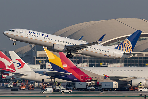 United Airlines Boeing 737-900ER N62883 at Los Angeles International Airport (KLAX/LAX) United Airlines Boeing 737-900ER N62883 at Los Angeles International Airport (KLAX/LAX)