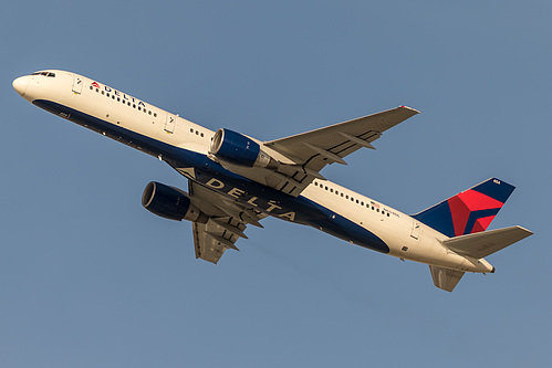 Delta Air Lines Boeing 757-200 N654DL at Los Angeles International Airport (KLAX/LAX)