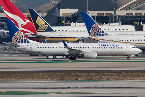 United Airlines Boeing 737-900ER N66825 at Los Angeles International Airport (KLAX/LAX) United Airlines Boeing 737-900ER N66825 at Los Angeles International Airport (KLAX/LAX)