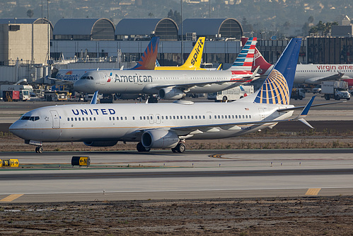 United Airlines Boeing 737-900ER N66825 at Los Angeles International Airport (KLAX/LAX) United Airlines Boeing 737-900ER N66825 at Los Angeles International Airport (KLAX/LAX)