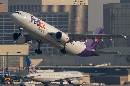 FedEx Airbus A300-600 N677FE at Los Angeles International Airport (KLAX/LAX)
